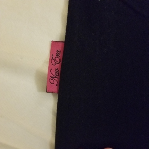 New Era T Shirt - Picture 5 of 6